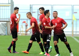 Gençler çeyrek finalde