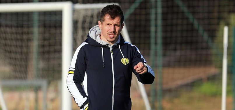 Fenerbahçe'de Emre Belözoğlu kararını verdi! Başakşehir maçında forvette kim oynayacak?