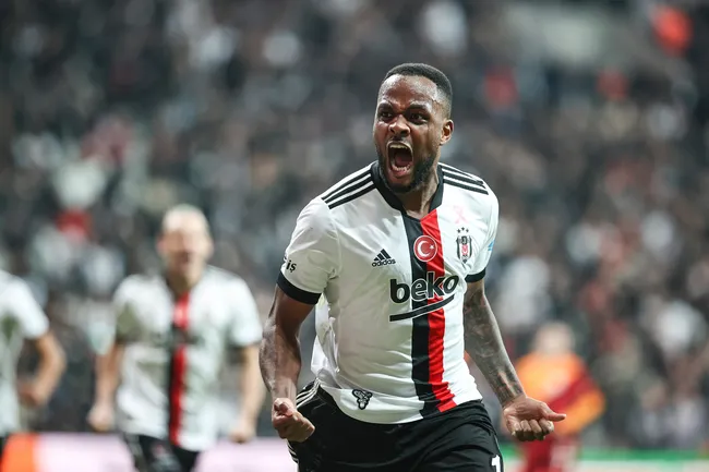 BEŞİKTAŞ HABERLERİ - Michy Batshuayi'nin sakatlanmasının ardından Sergen Yalçın ileri uçta Cyle Larin'i kullanacak! - 1
