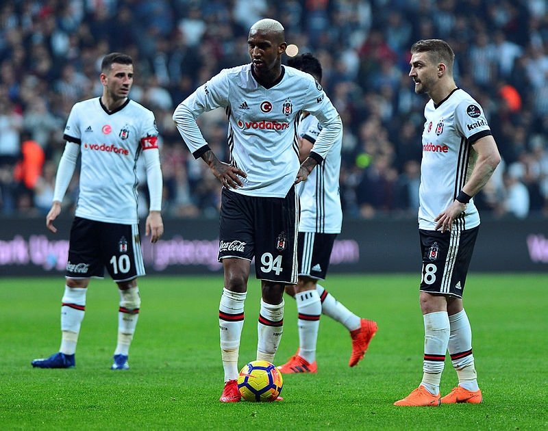 Beşiktaş tribünlerinde yenge rüzgarı