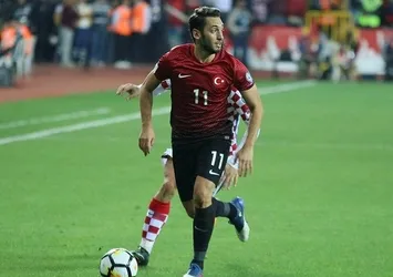 Hakan Çalhanoğlu kadrodan çıkarıldı