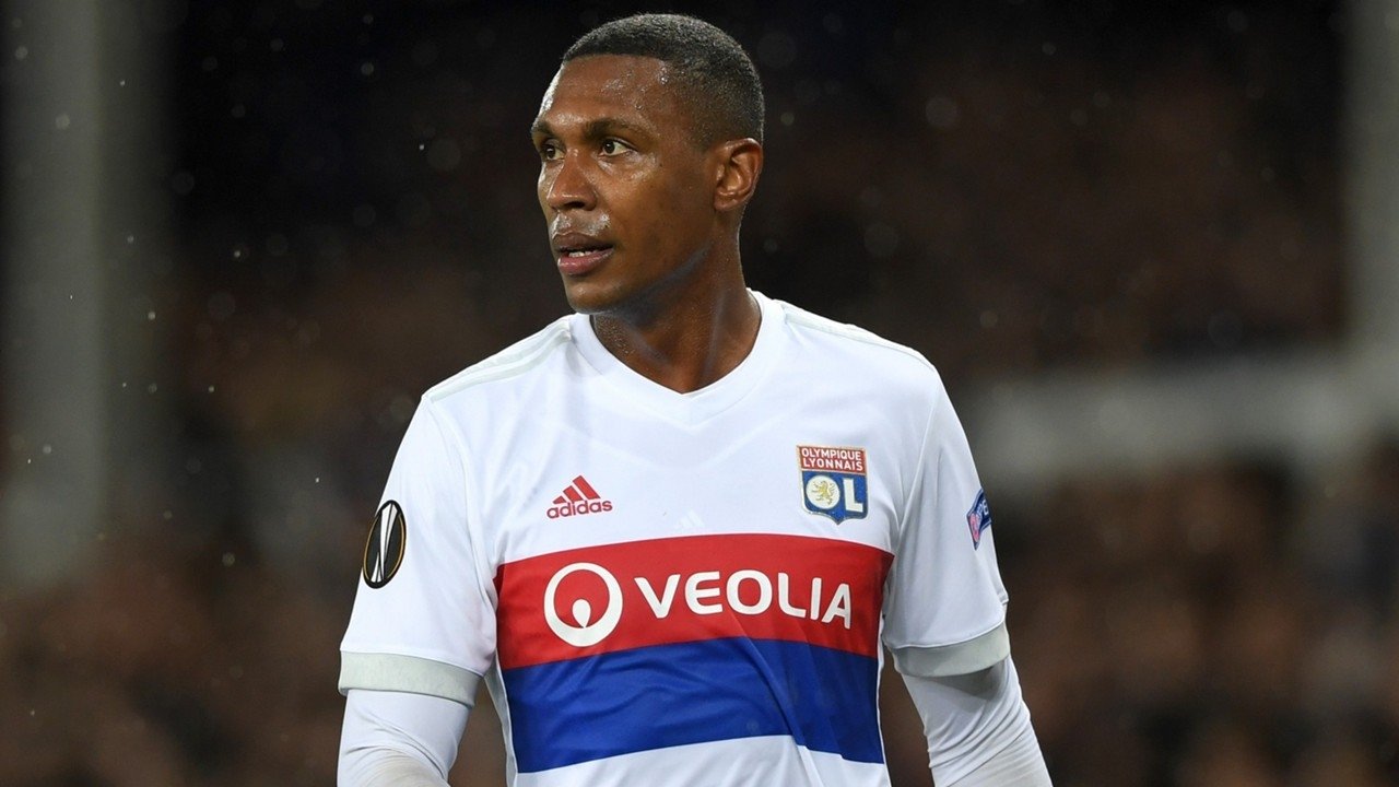 Rafael imzaya kaldı