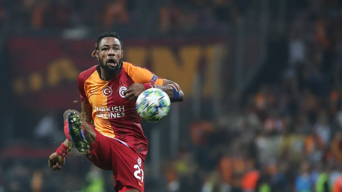 Christian Luyindama futbolu bıraktı