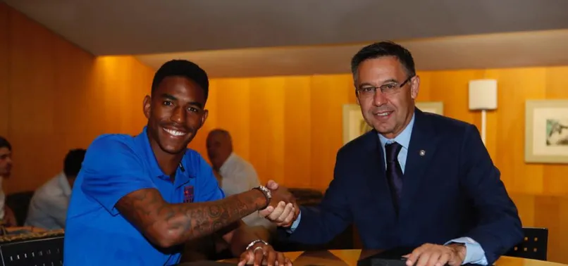 Barcelona, Junior Firpo'yu transfer etti