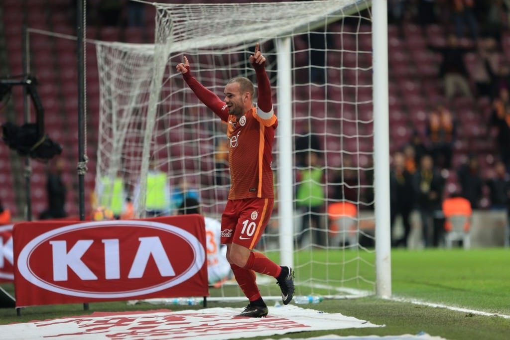 Sneijder transfer iddialarına cevap verdi