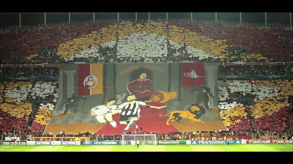 Galatasaray taraftarından koreografi şovu
