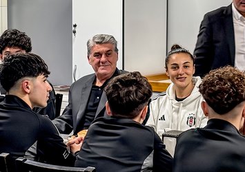 Serdal Adalı futbol akademi sporcularıyla iftarda buluştu!