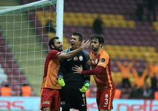 Muslera'dan şoke eden talep