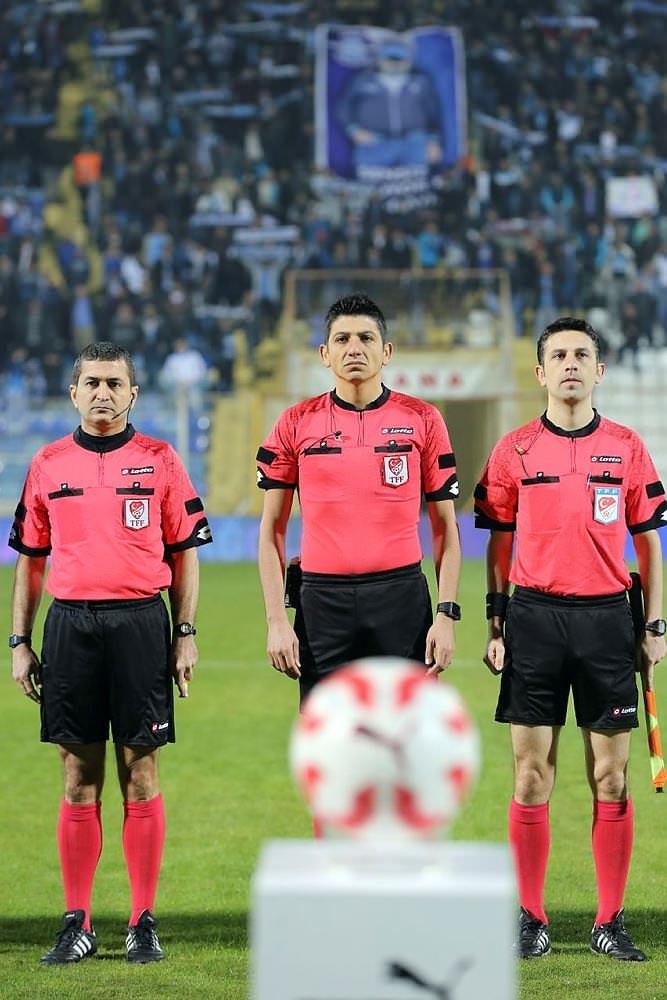 Hakemlerin asıl meslekleri şaşırttı