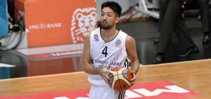 Beşiktaş'ta Ömer imzaladı