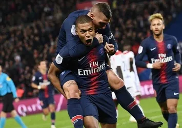 Mbappe tarihe geçti!