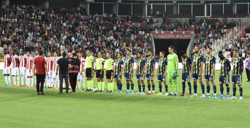 Sivasspor - Fenerbahçe maçından kareler