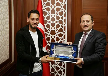 Hakan Çalhanoğlu Bayburt'ta