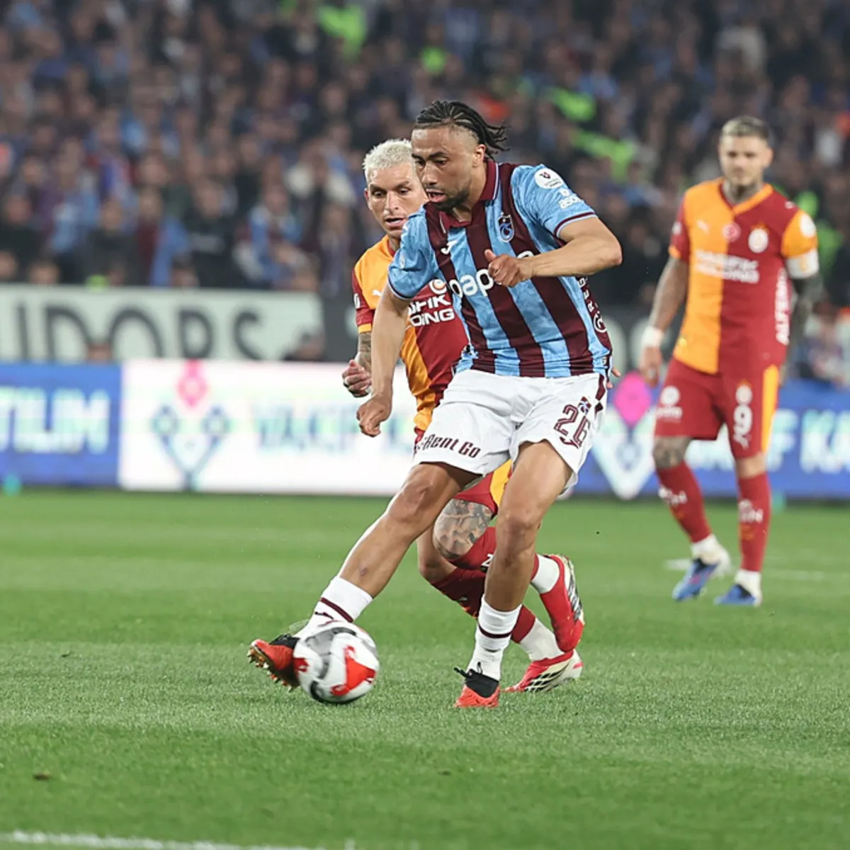 İşte Trabzonspor - Galatasaray maçının muhtemel 11'leri! Karadeniz'de dev randevu