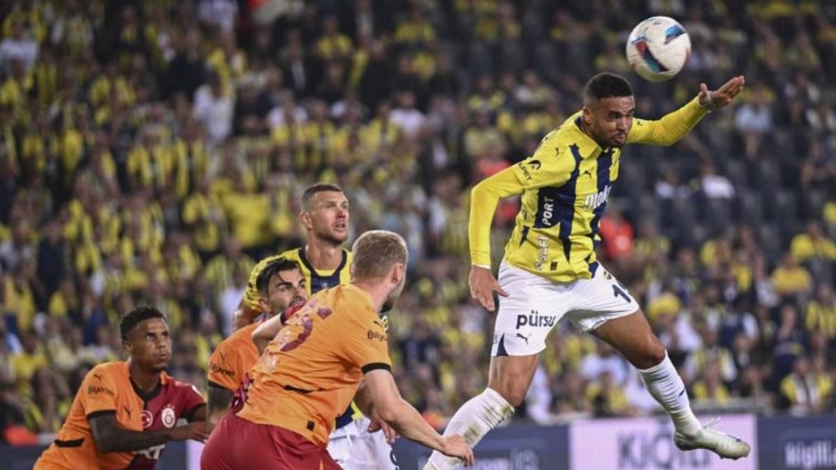 Fenerbahçe ve Galatasaray'dan peş peşe dikkat çeken paylaşımlar! Dev derbi öncesi... Fenerbahçe ve Galatasaray'dan peş peşe dikkat çeken paylaşımlar! Dev derbi öncesi...