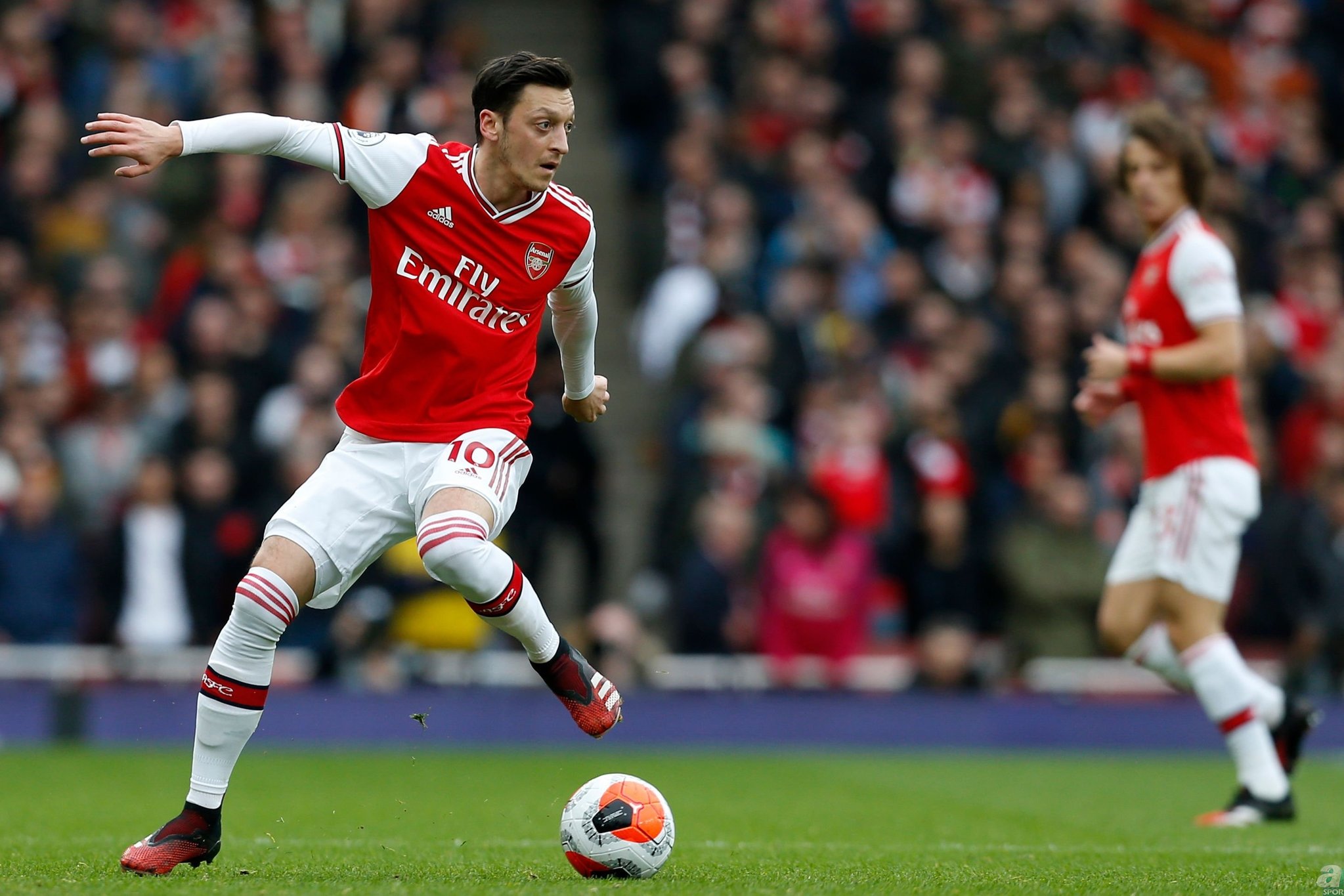 Mesut Özil için pusuda bekliyorlar! Fenerbahçe’nin en büyük rakibi...