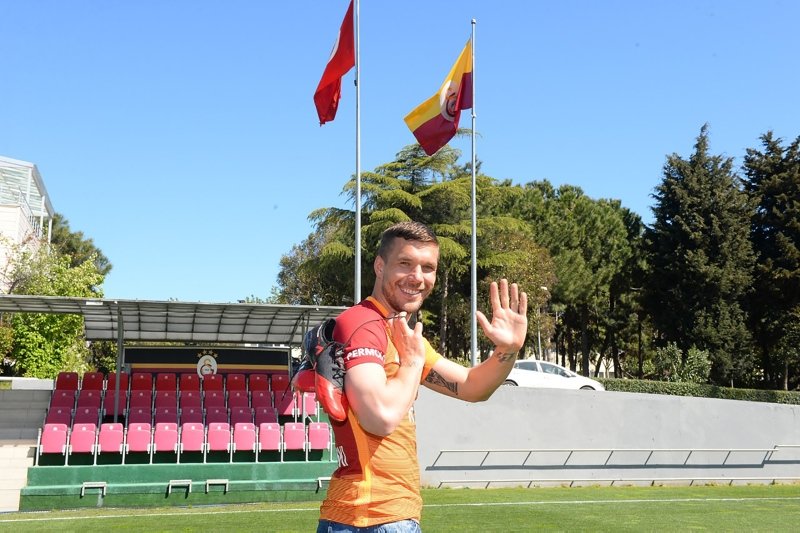 Galatasaray’a Podolski’den müjdeli haber!