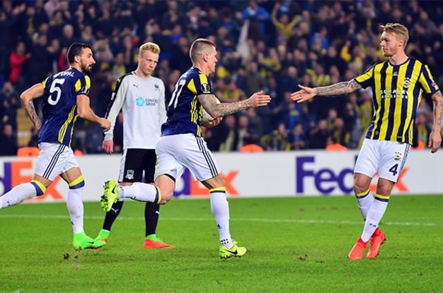 Skrtel sosyal medyayı salladı!