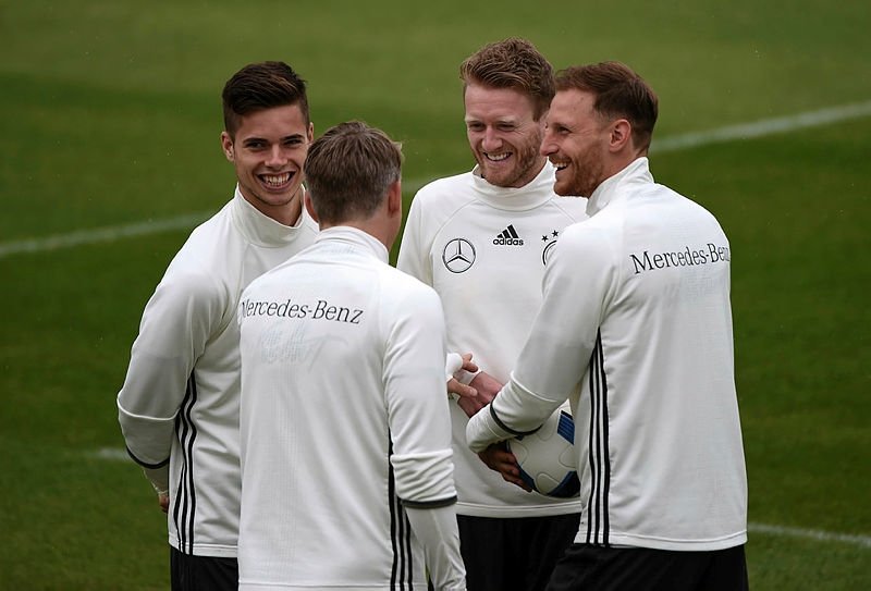 Dortmund’un 2 yıldızı Fenerbahçe’ye!