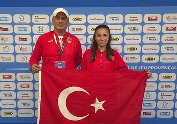 Dünya üçüncüsü Yağmur’a coşkulu karşılama!