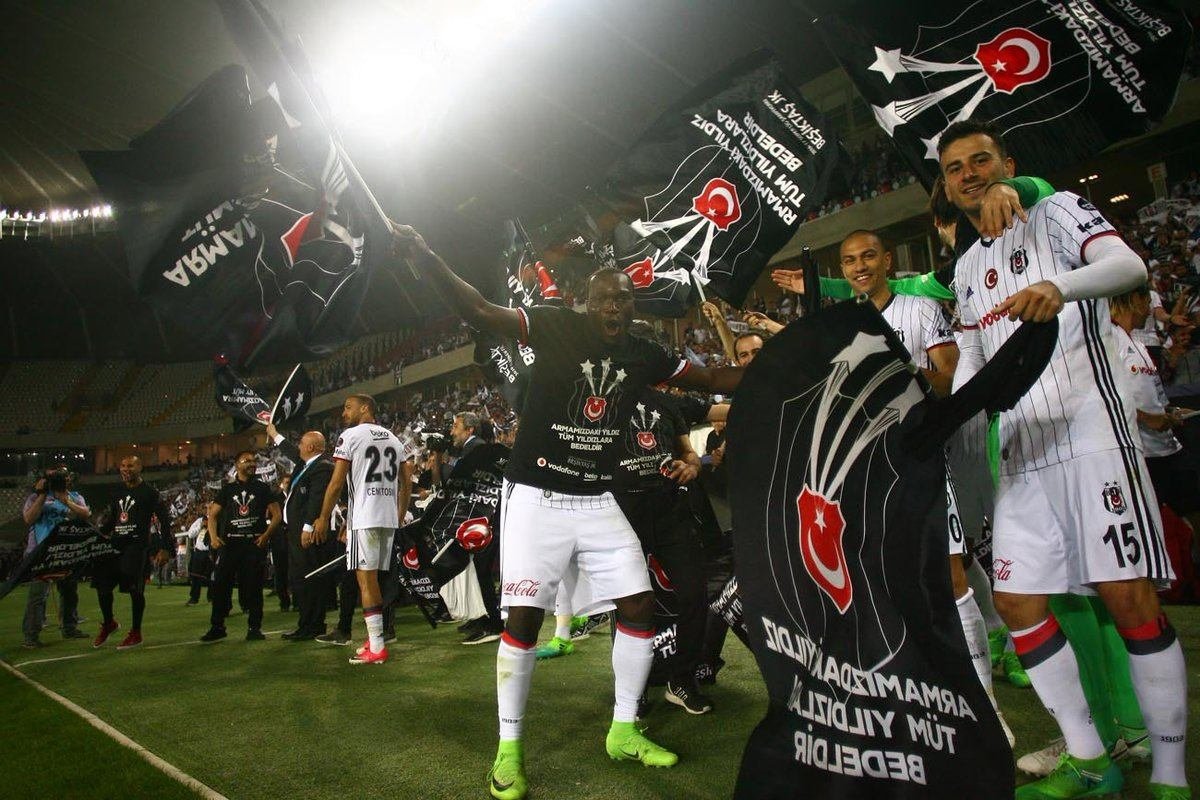 İşte Beşiktaş’ın 3 yıldız tişörtü