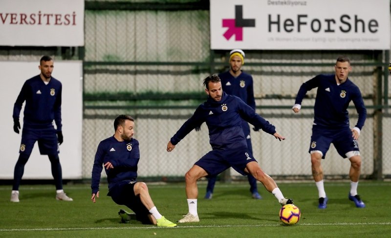 Fenerbahçe ’yeniden doğuş’ peşinde!