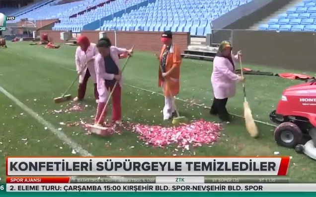 Konfetileri süpürgeyle temizlediler