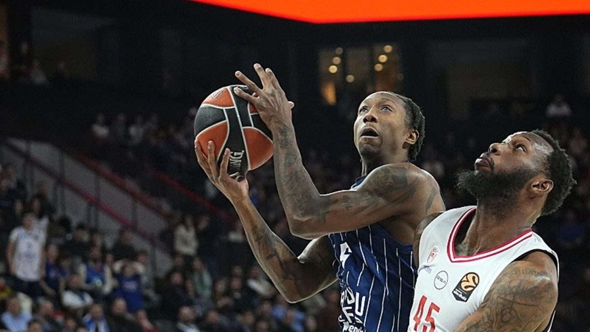 Anadolu Efes kötü gidişata 'dur' diyemedi