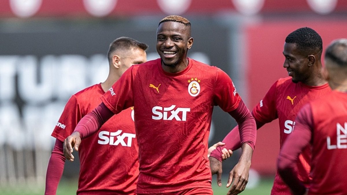 Galatasaray'a Victor Osimhen müjdesi! Yönetim anlaşma sağladı Galatasaray'a Victor Osimhen müjdesi! Yönetim anlaşma sağladı