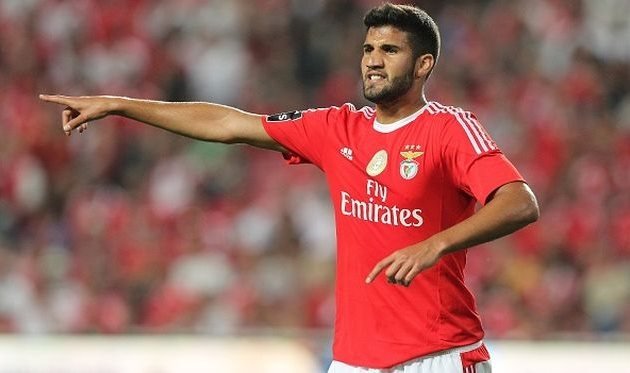 Fenerbahçe’den stopere Lisandro Lopez çıkarması!