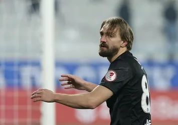 Sol kanadına çare arıyor