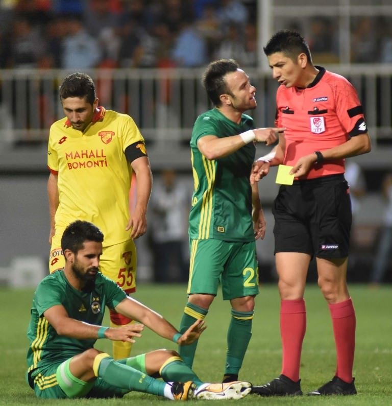 Göztepe - Fenerbahçe maçından kareler