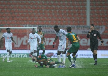 Alanyaspor-Sivasspor maçına yağmur engeli!