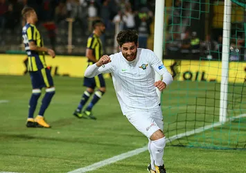 Fenerbahçe, Manisa'da yıkıldı