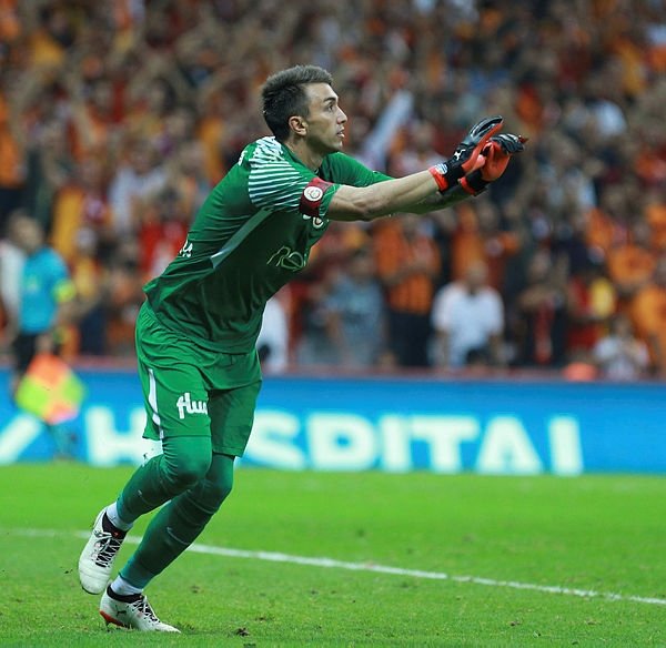 Yine bir numara Fernando Muslera