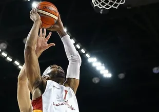 Galatasaray Odeabank son şampiyonu ağırlıyor