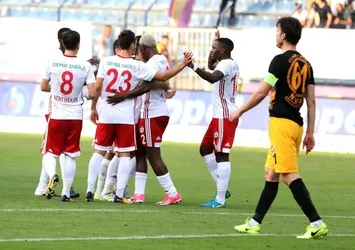 Sivasspor deplasmanda Osmanlıspor'u yıktı
