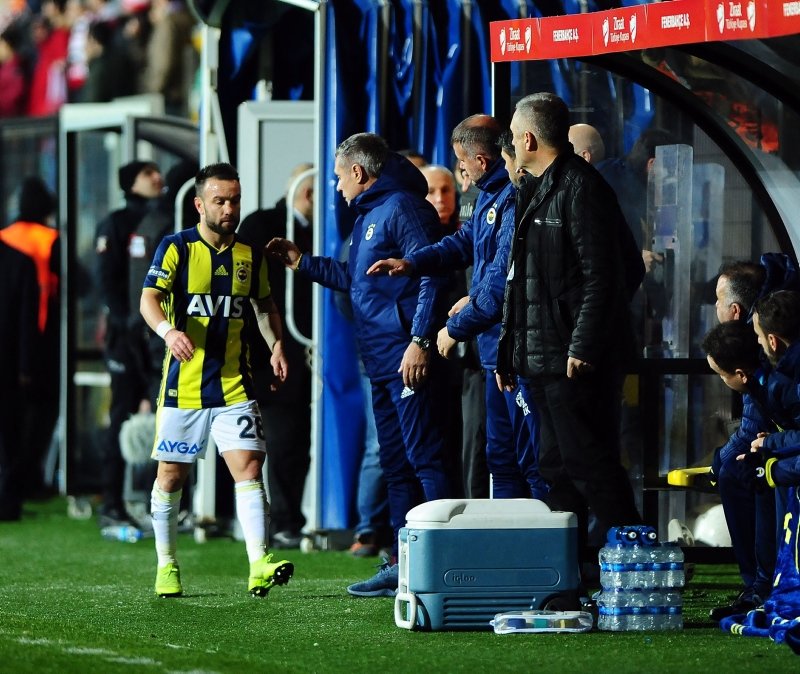 Fenerbahçe’de ilk yolcu belli oldu