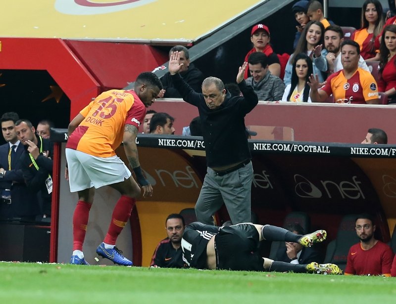 Galatasaray’dan Beşiktaş maçı sonrası ’şampiyonluk’ kutlaması! İşte o görüntüler