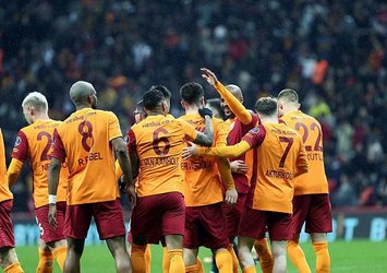 Aslan iç sahada kükrüyor!
