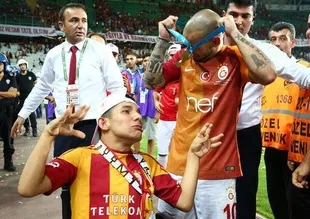 Sneijder'in jesti ağlattı