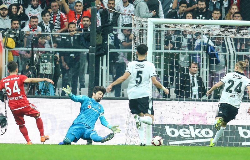 Galatasaray’da dev transfer harekatı!