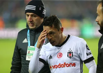Beşiktaş'ta Adriano'nun durumu belli oldu