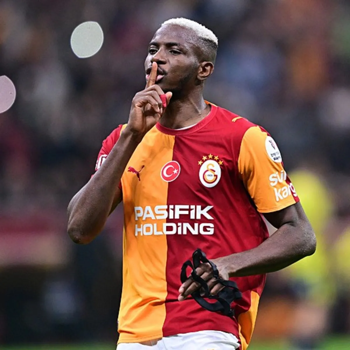 Osimhen Fenerbahçe'ye karşı boş geçmiyor! 5. golünü attı