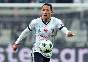Beşiktaş'ta transfer bilmecesi! Adriano...
