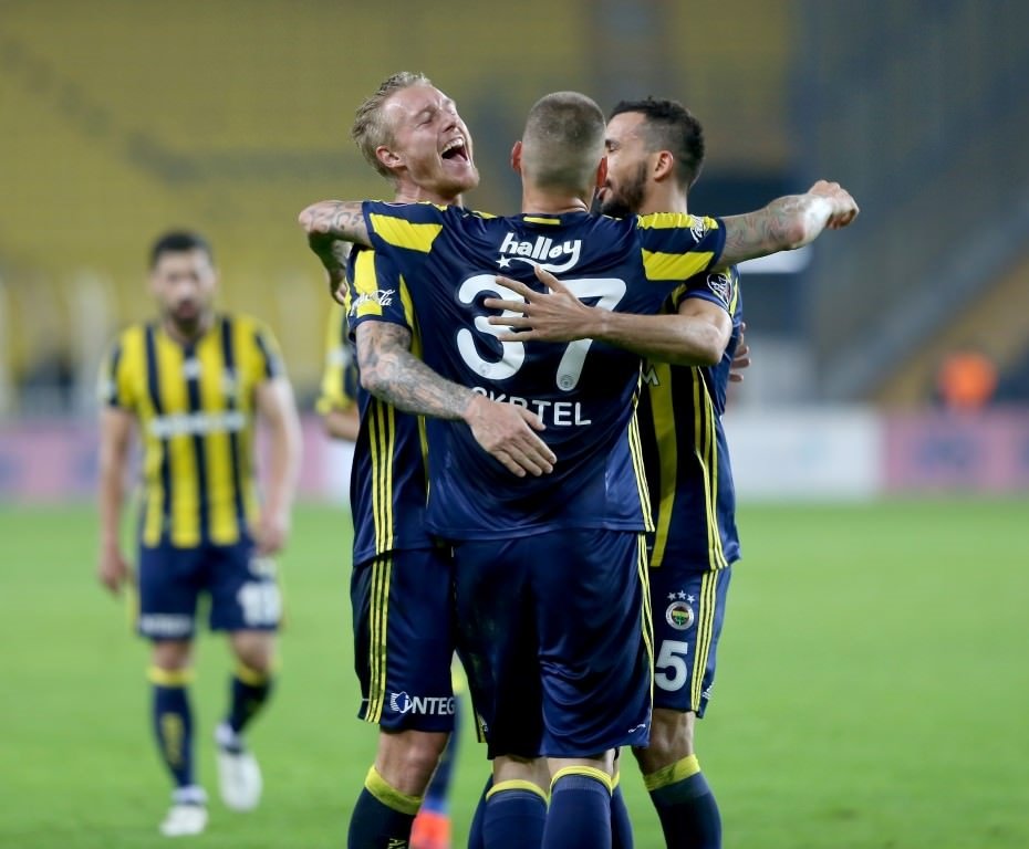 Fenerbahçe-Karabükspor maçından kareler