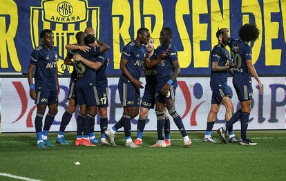 Son dakika spor haberi: Fenerbahçe zirve aşkına! İşte Emre Belözoğlu’nun Sivasspor maçı 11’i