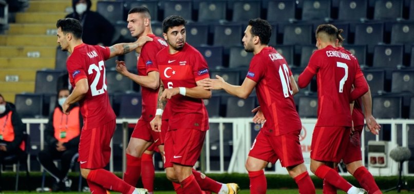 Spor yazarları Türkiye-Rusya maçını yorumladı