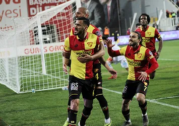 Göztepe'de hedef yarı final