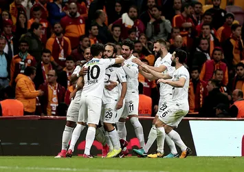 Akigo’nun gözü finalde